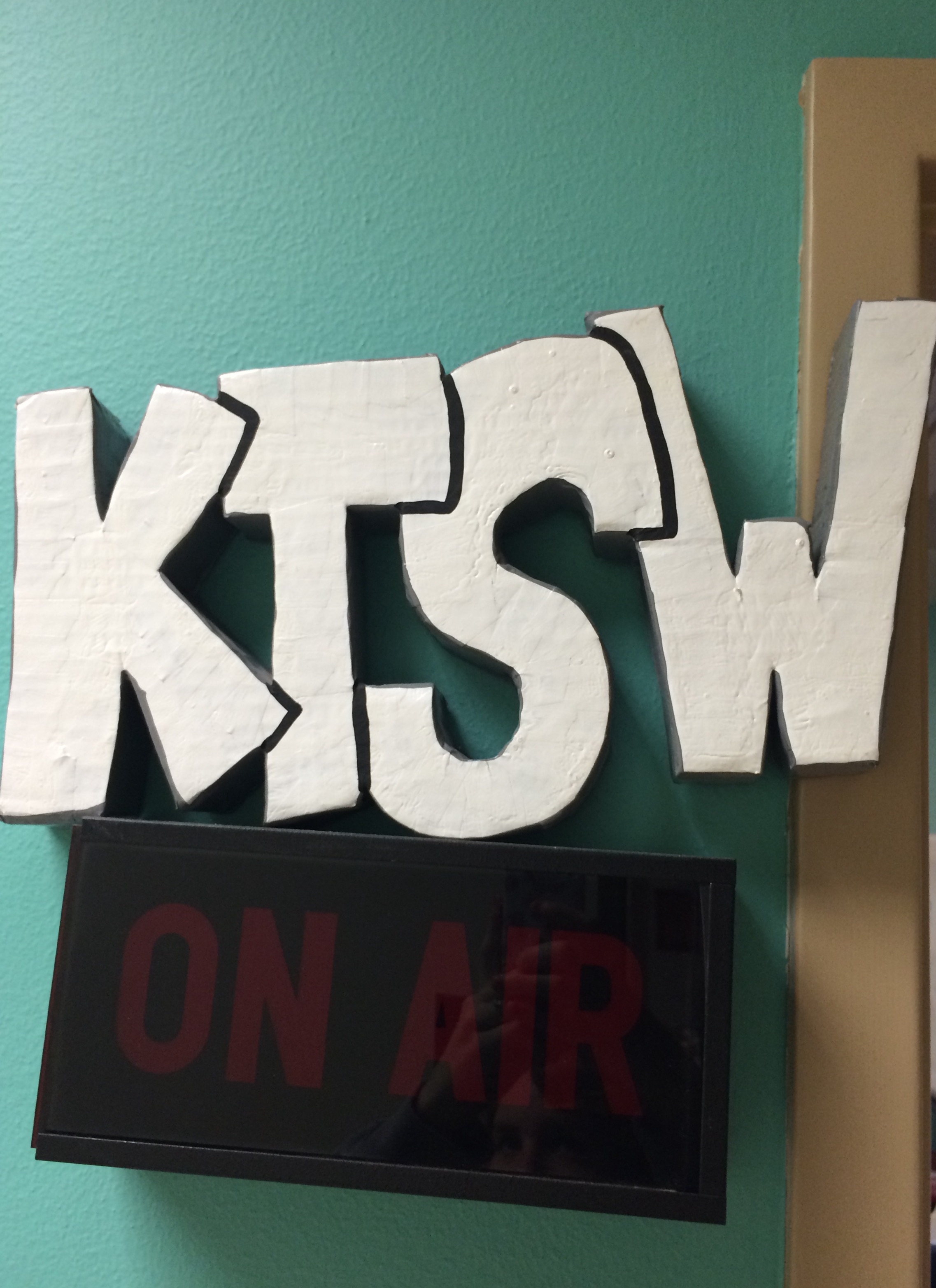 ktsw-FM 89.8