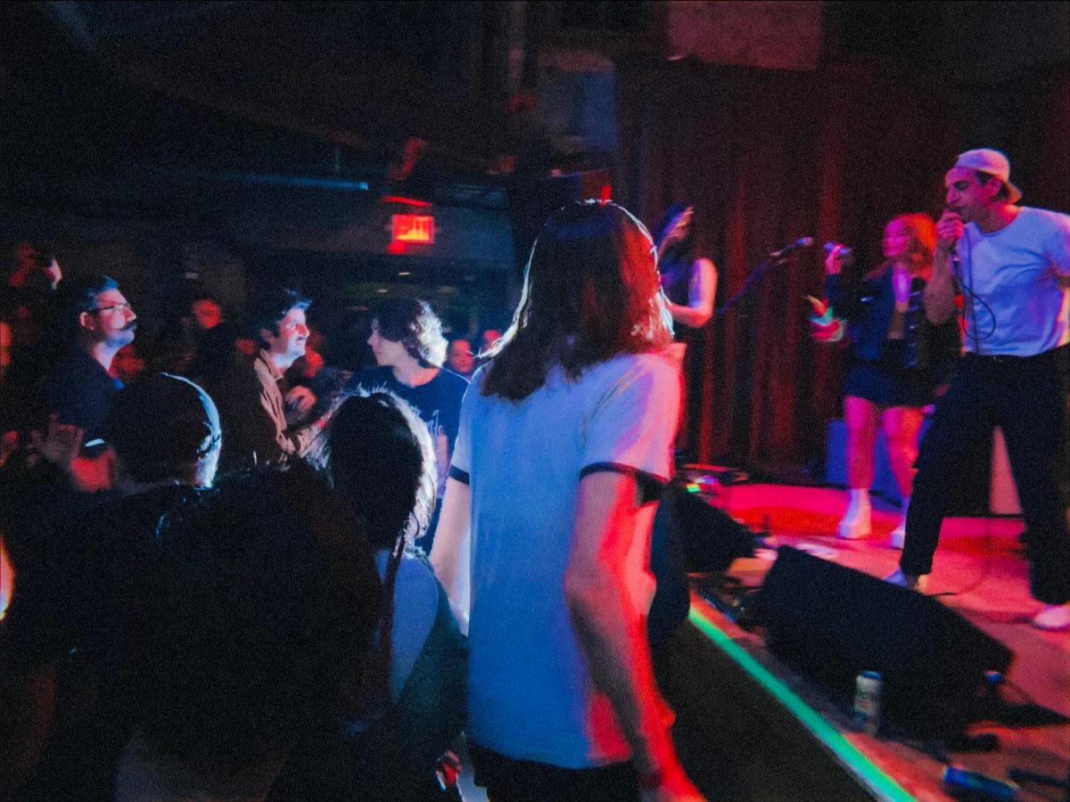 image of half the crowd and half the stage at Stubbs indoor venue. The band blah spa is on the stage.