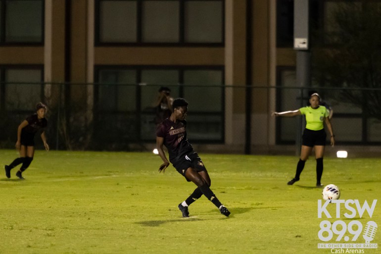 Nina Norshie delivers the Penalty to make it 4-0