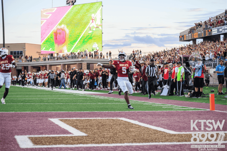 Jaylon Jenkins takes back the opening kickoff